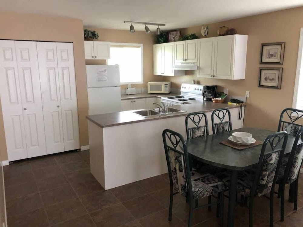 Luxury Condo, 2 Bedrooms (U403) photo 3