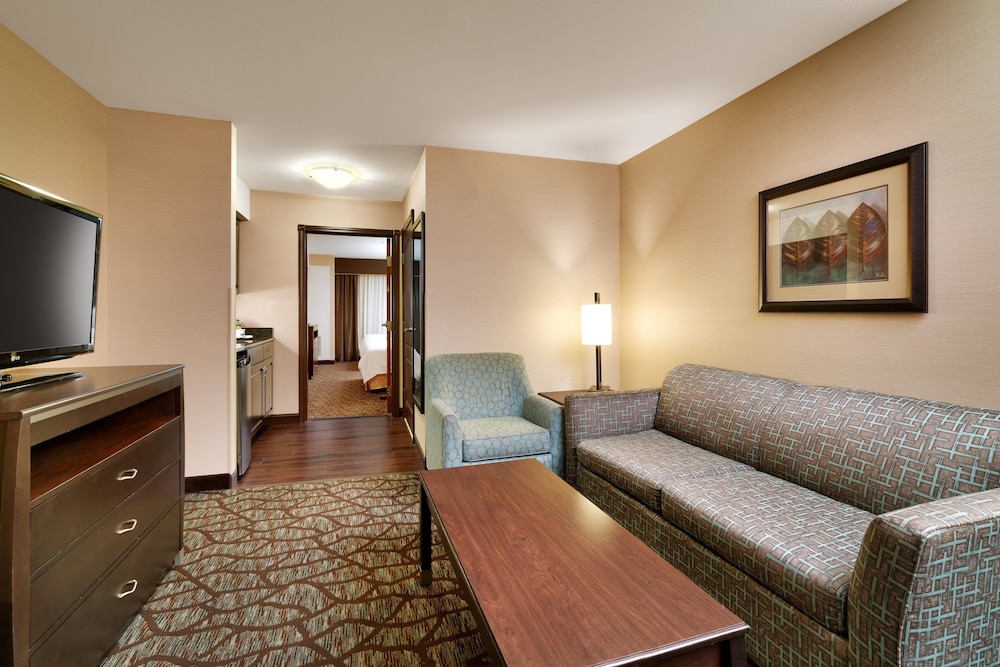 Suite, 1 King Bed, Mobility Accessible (Accessible Tub) photo 1