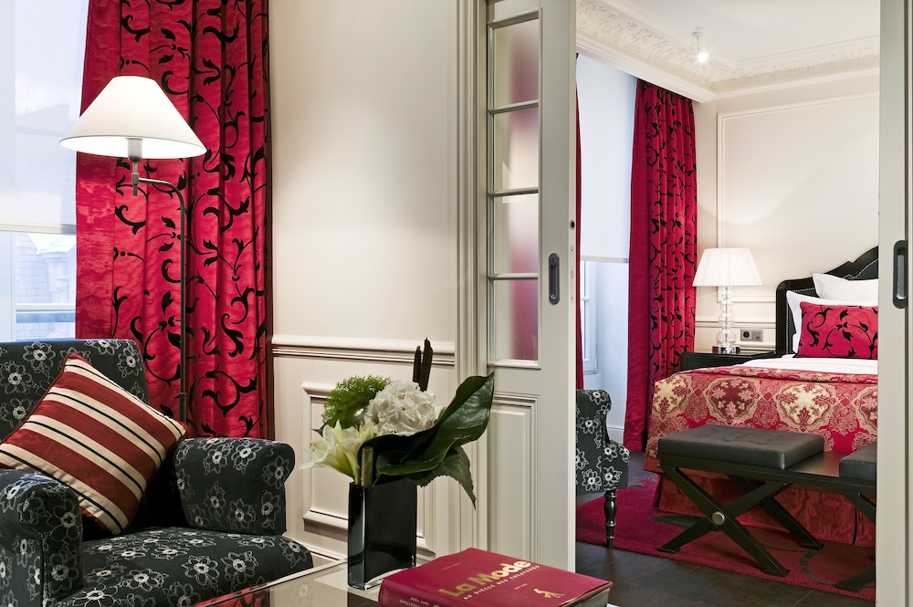 Traditional Suite photo 3