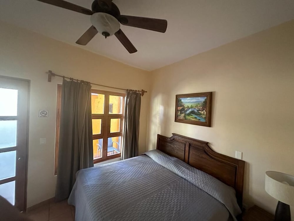 Classic Room, 1 King Bed, Non Smoking photo 1