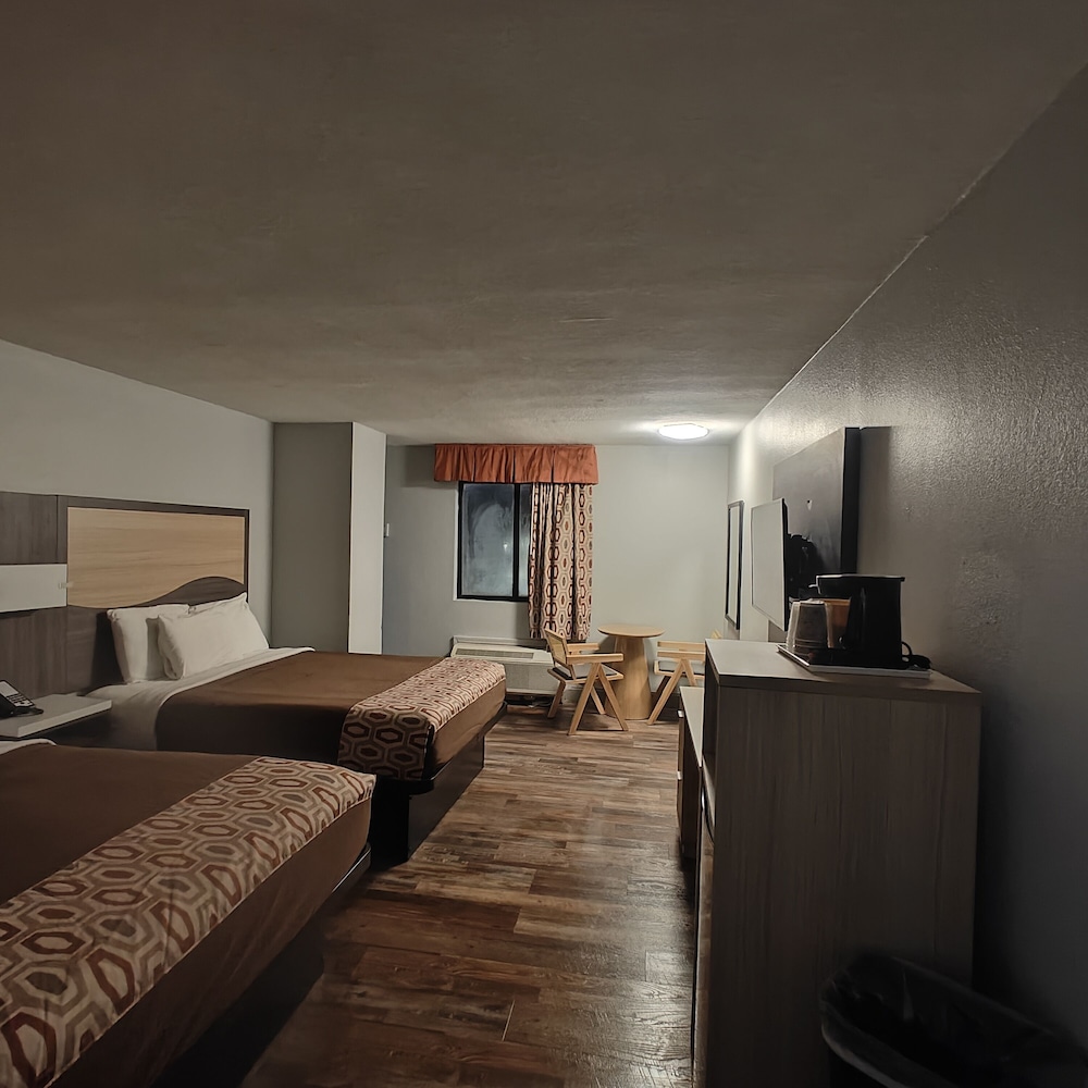 Double Room, 2 Queen Beds photo 1