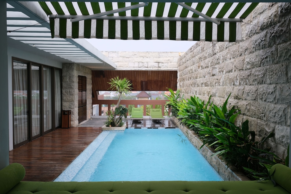 2 BR TSky Rooftop Villa Private Pool (Standard Check Out at 2:00 PM)
