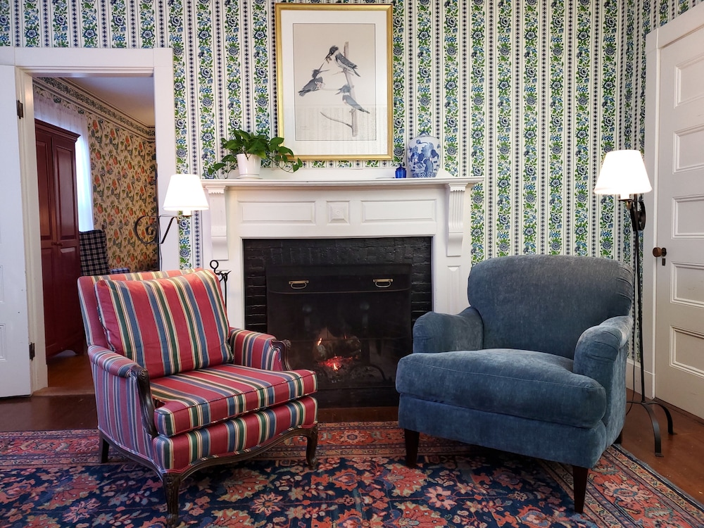 Deluxe Suite, 1 King Bed, Fireplace (Room 02)