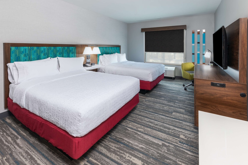 Room, 2 Queen Beds, Accessible, Bathtub (Hearing) - Photo 1
