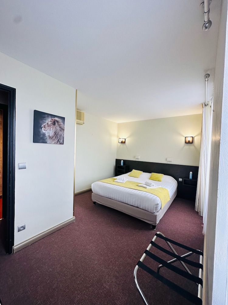 Double Room, Queen Bed - Photo 3