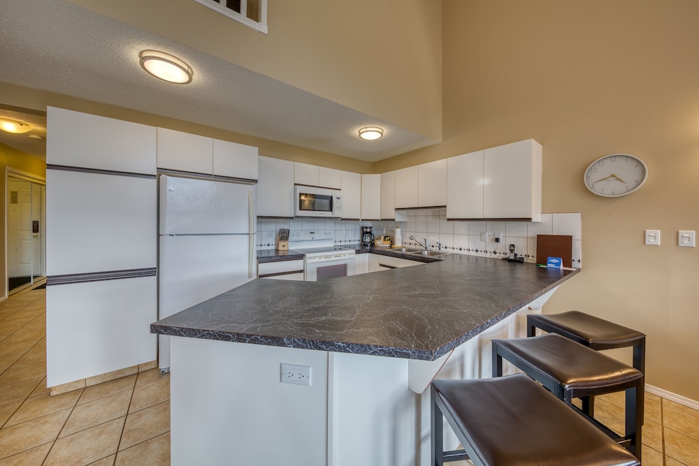 Townhome, 3 Bedrooms (402 Phase1 or 1102) photo 3
