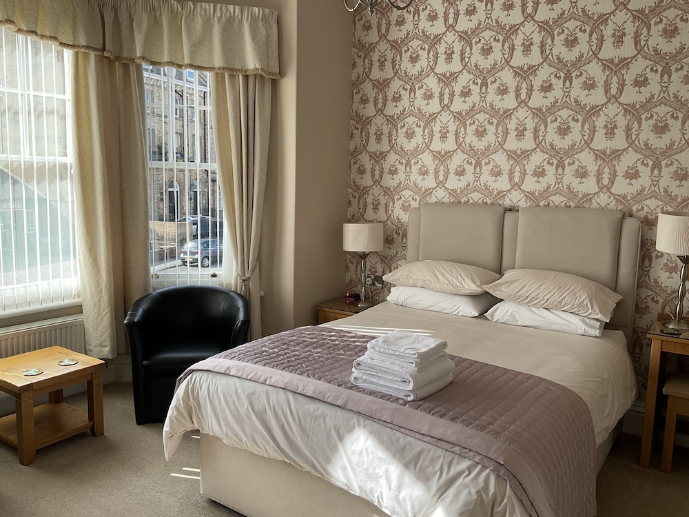 Superior Double Room, Ensuite (1st floor, Front of house) photo 3
