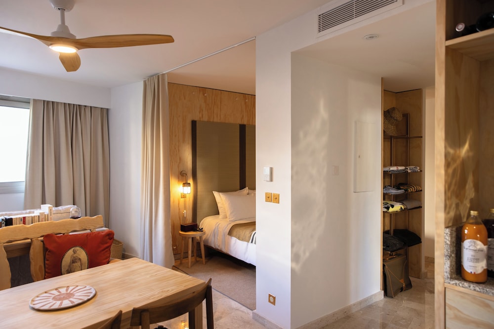 Suite - Photo 4