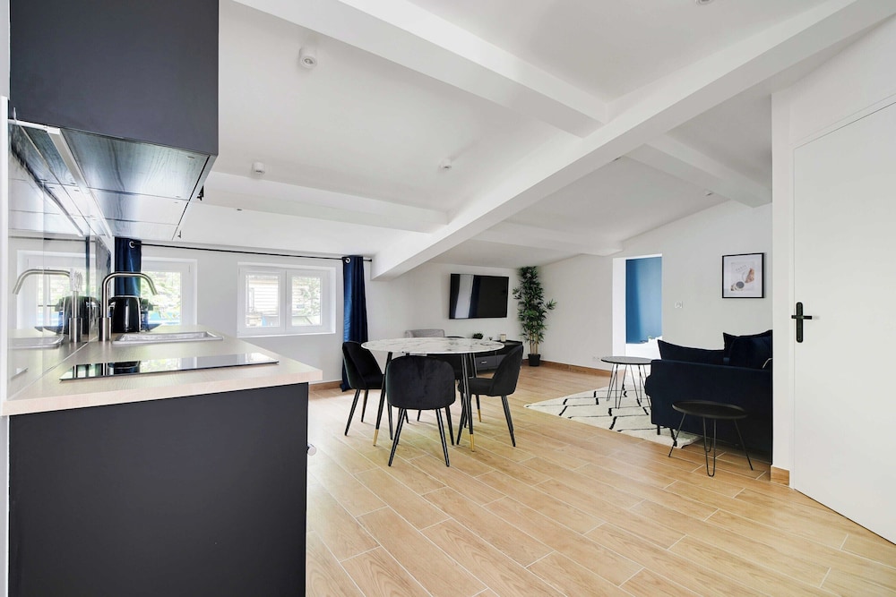 Apartment photo 2