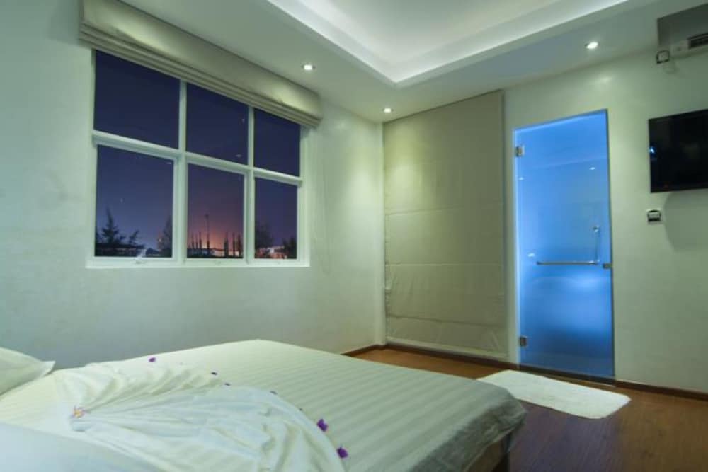 Deluxe Double Room, City View photo 3