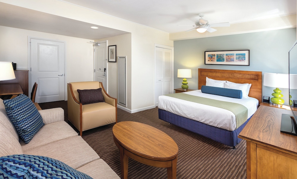 Standard Room, 1 Queen Bed photo 2