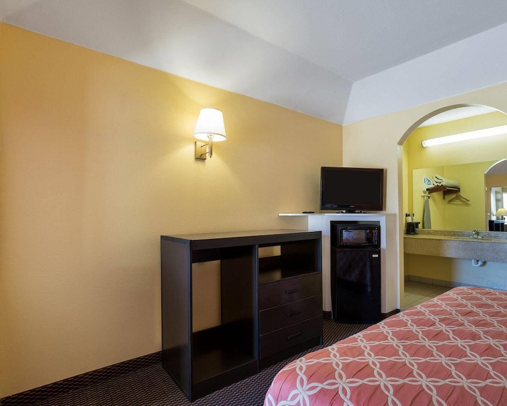 Room, 1 King Bed, Accessible, Non Smoking photo 1