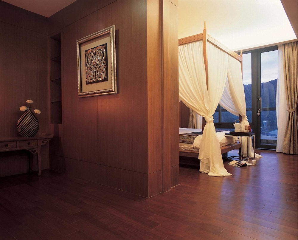 Suite, Lake View photo 2