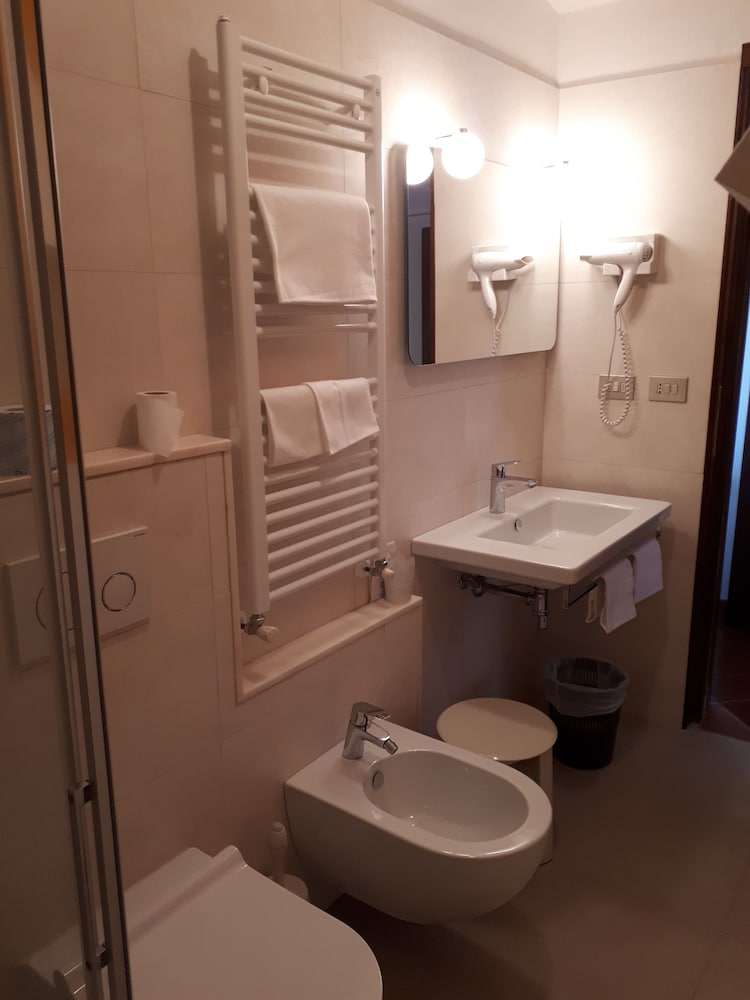 Family Quadruple Room, 2 Bedrooms, Private Bathroom, photo 6