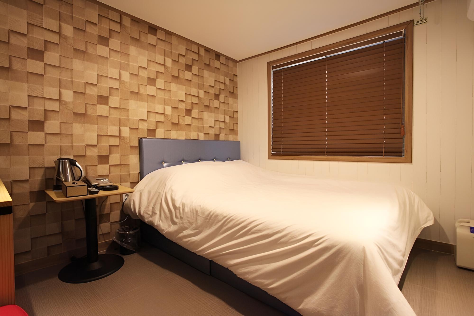 Room (Standard Room) - Photo 10