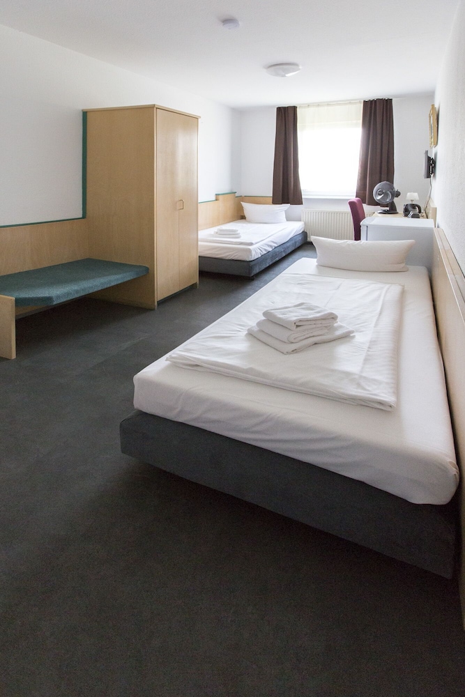Economy Twin Room, Shared Bathroom, City View (2 Bettzimmer) photo 3