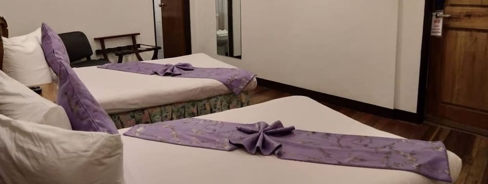 P32 Petite Room