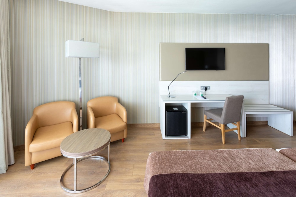 Standard Room (2 adults)
