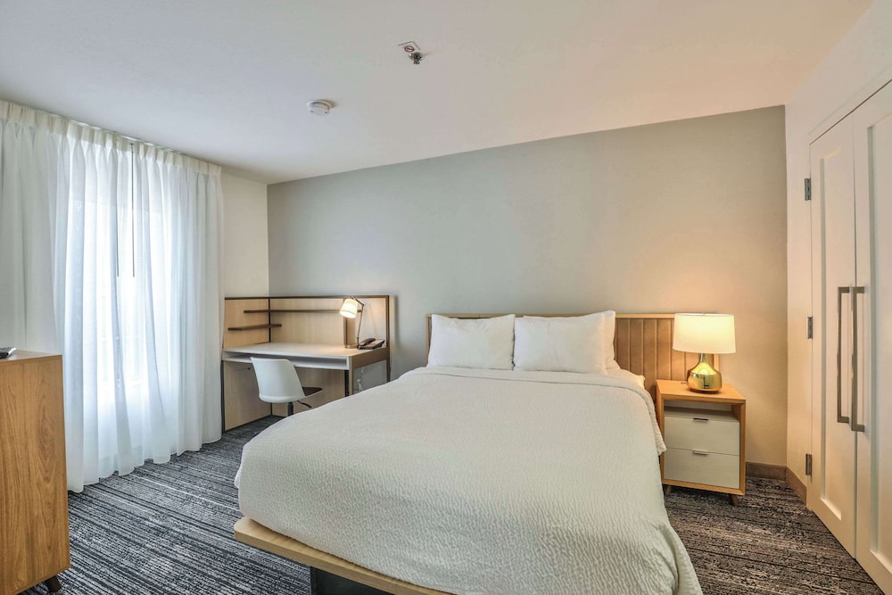 Suite, Multiple Beds, Non Smoking - Photo 5