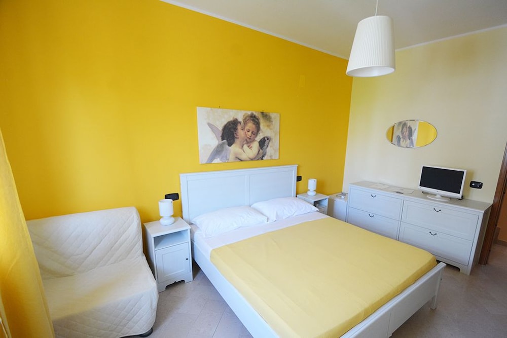 Deluxe Triple Room, Balcony photo 1