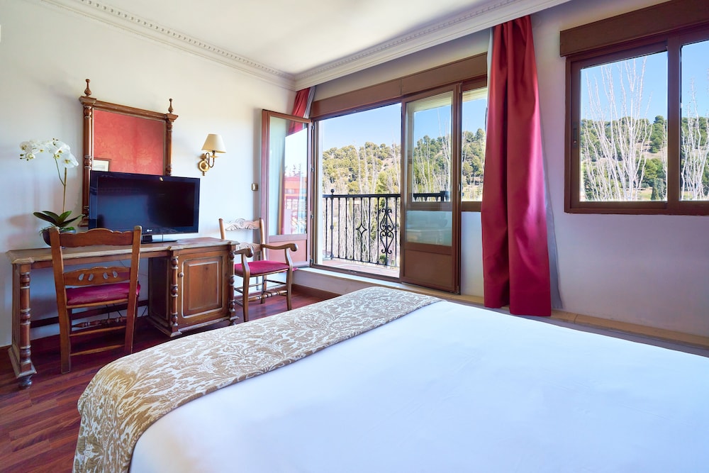 Double or Twin Room - Photo 11