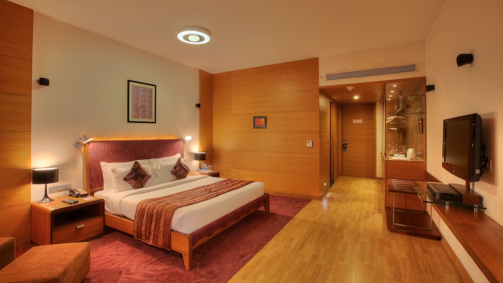 DESIGNER PREMIUM CLUB