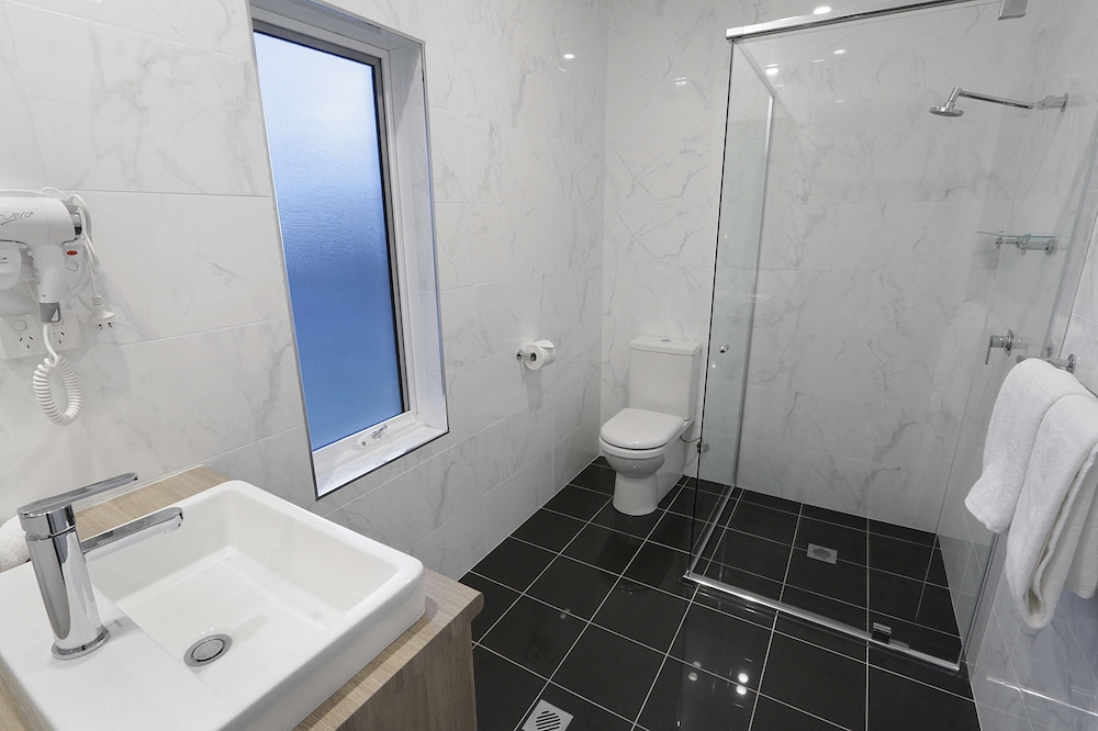 Suite, Multiple Beds, Non Smoking (Living Room) photo 3