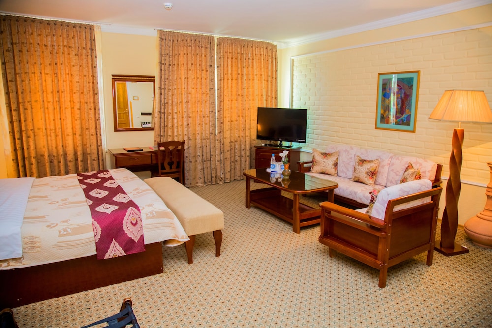 Deluxe Double or Twin Room - Photo 11