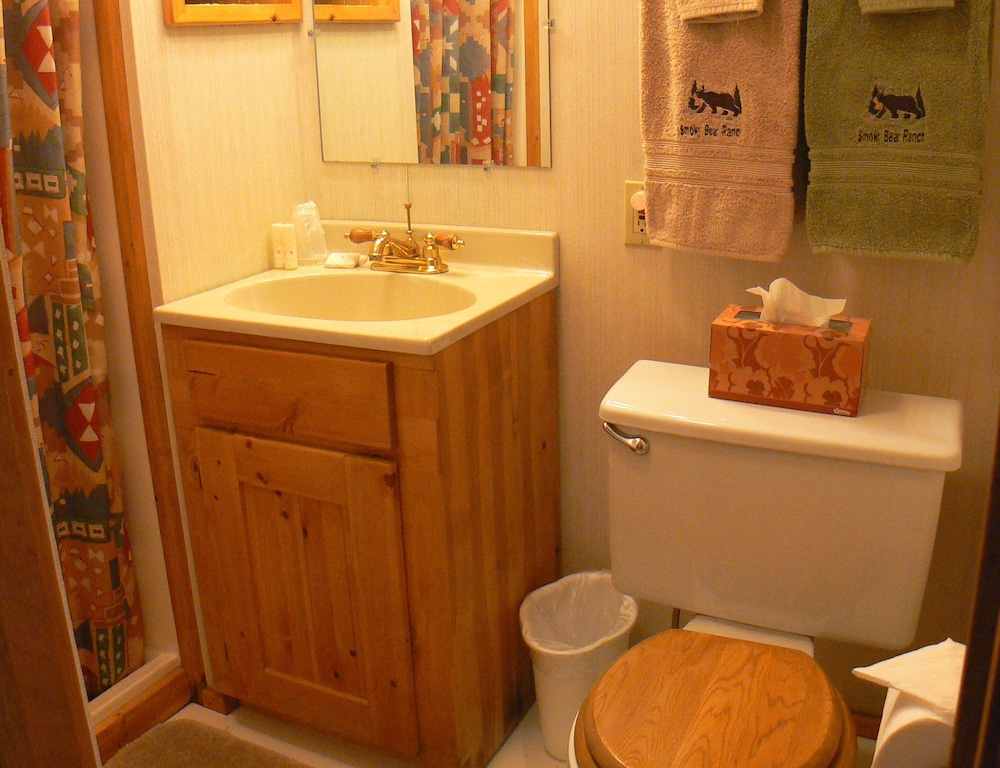 Suite, 2 Queen Beds, Mountain View (Apgar Suite) photo 3