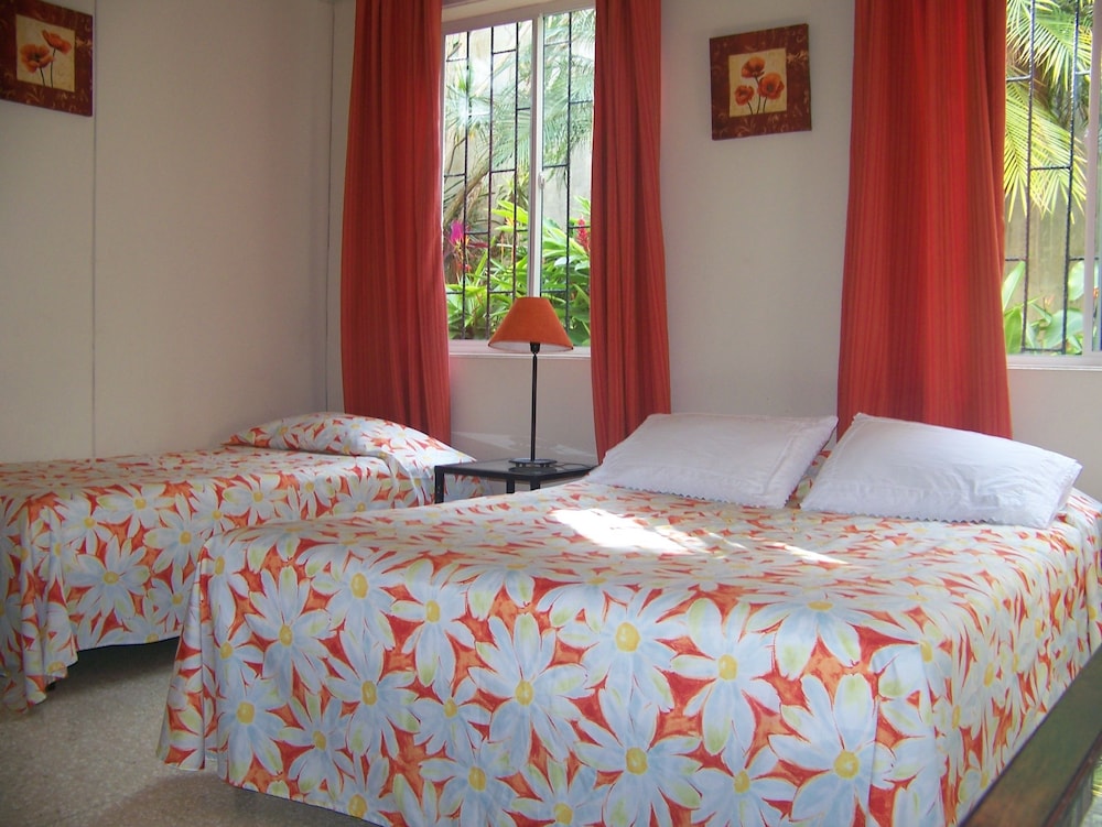 Double Room, 2 Queen Beds photo 3