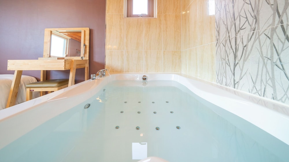 Basic Room, 1 Bedroom (Figuier(Duplex/Spa)) - Photo 4