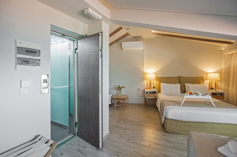 Junior Suite, Jetted Tub (Panoramic View) - Photo 16