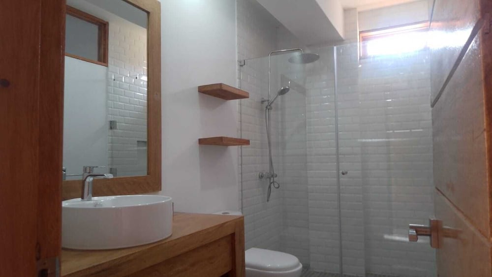 Deluxe Double Room Single Use, 1 King Bed, Beach View photo 3