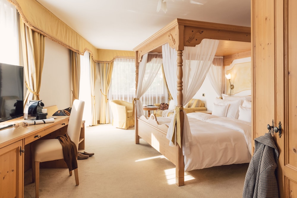 Suite (Glacier Stream) photo 3