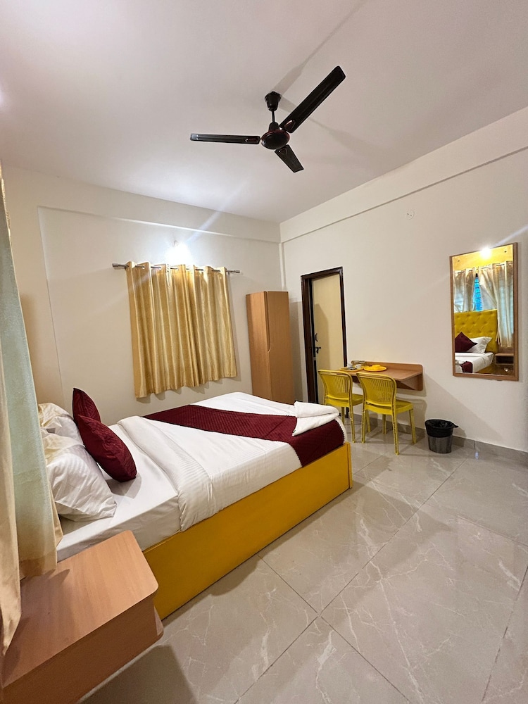 Deluxe Double Room, City View