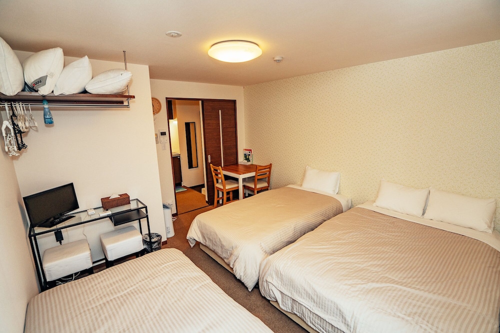 Economy Quadruple Room, Multiple Beds, Non Smoking, Kitchen - Photo 3