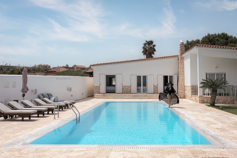 Luxury Villa, Sea View photo 1