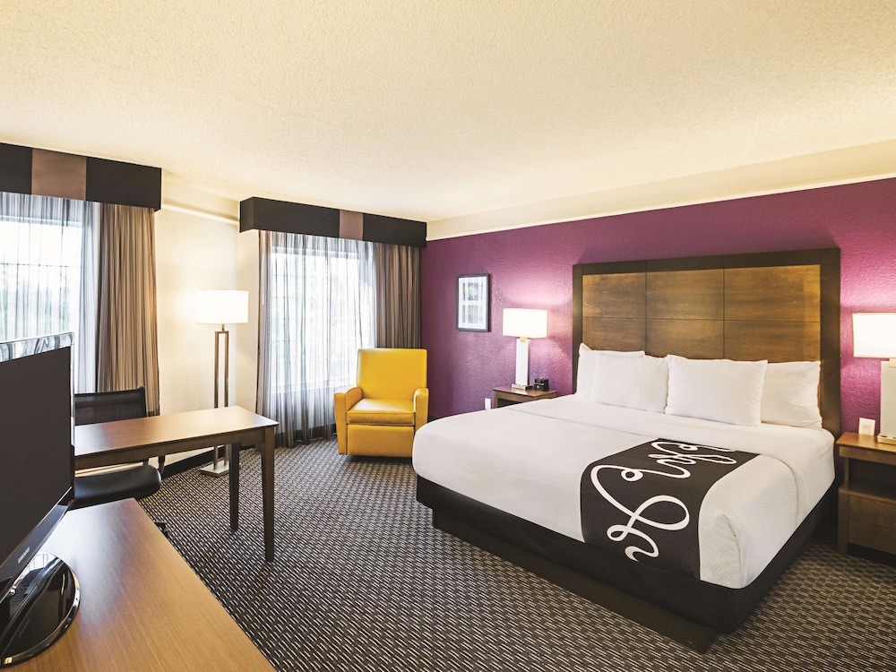 Room, 1 King Bed, Non Smoking - Photo 1