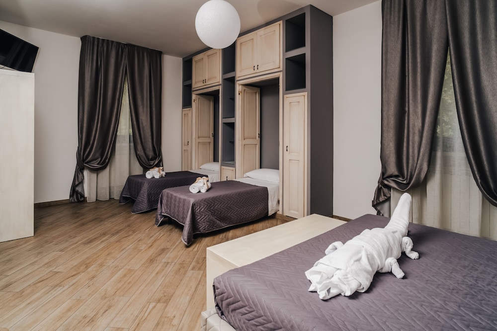 Economy Room