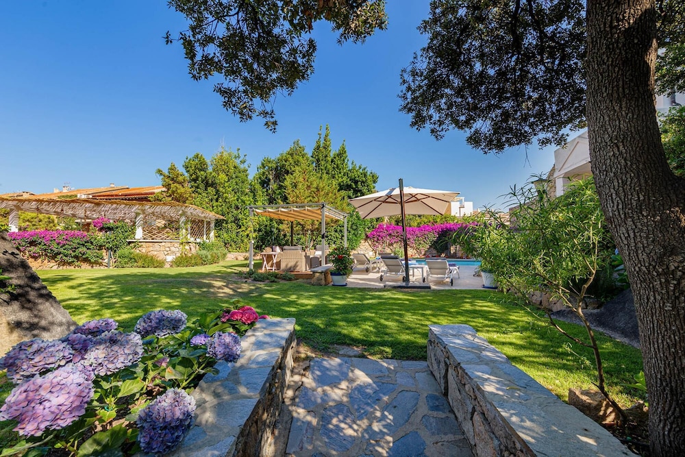Villa photo 3