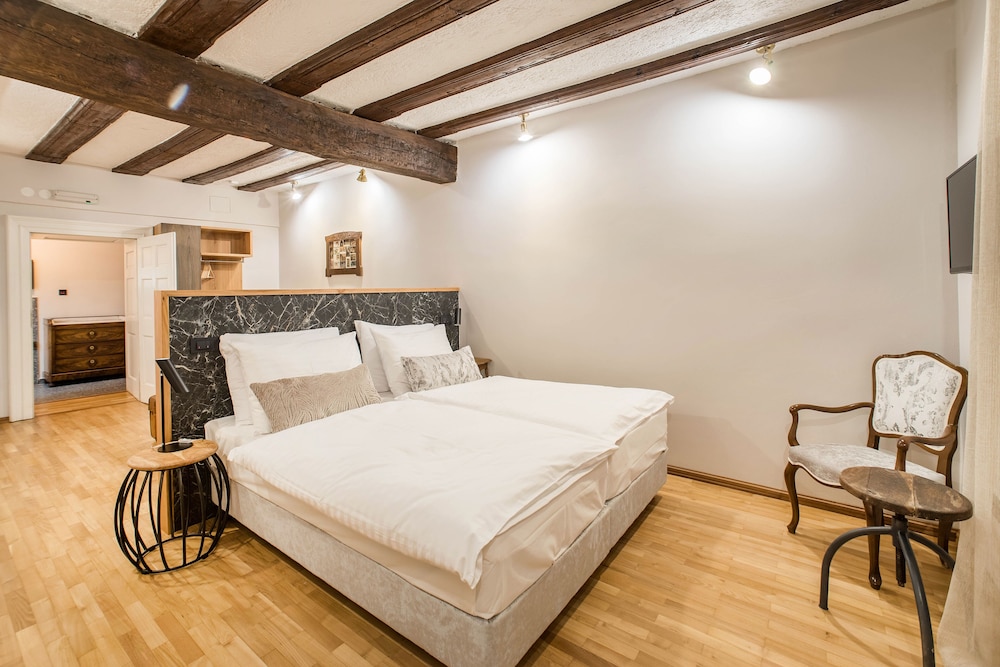 Deluxe Double Room photo 2