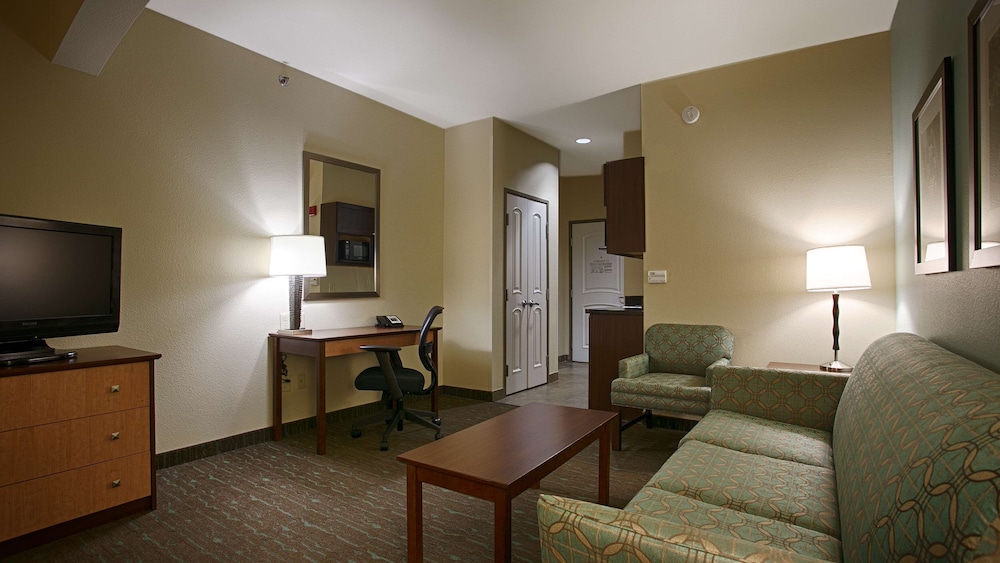 Suite, Multiple Beds, Non Smoking, Refrigerator & Microwave (with Sofabed) photo 2