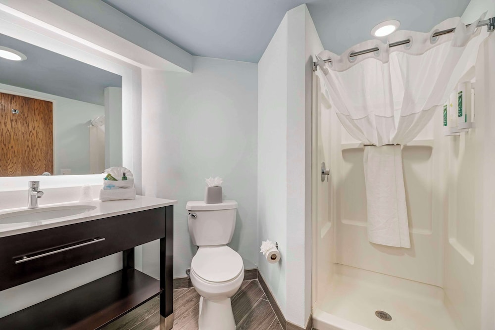 Suite, Multiple Beds, Non Smoking (Upgrade) - Photo 3