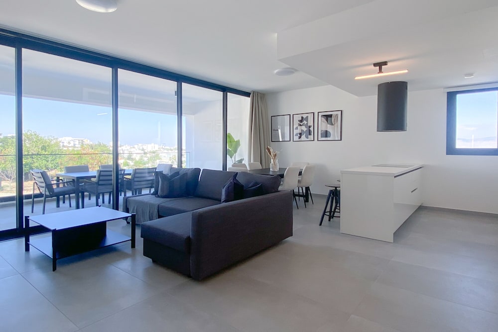Luxury Apartment photo 1