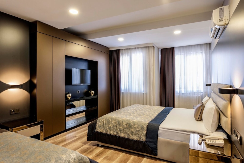 Deluxe Suite, 2 Bedrooms, Jetted Tub photo 2