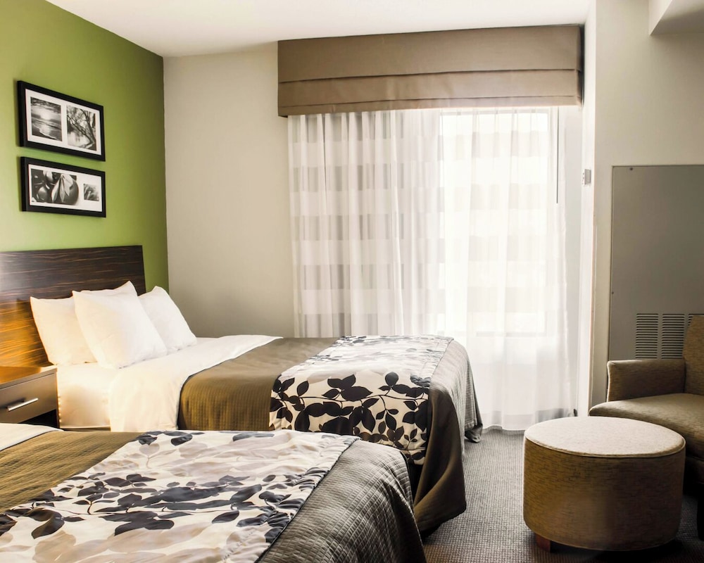 Family Suite, 2 Queen Beds, Non Smoking - Photo 4
