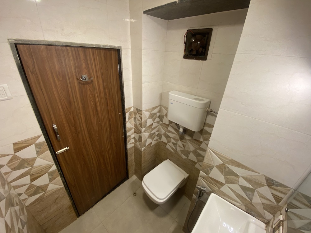 Deluxe Room - Photo 2