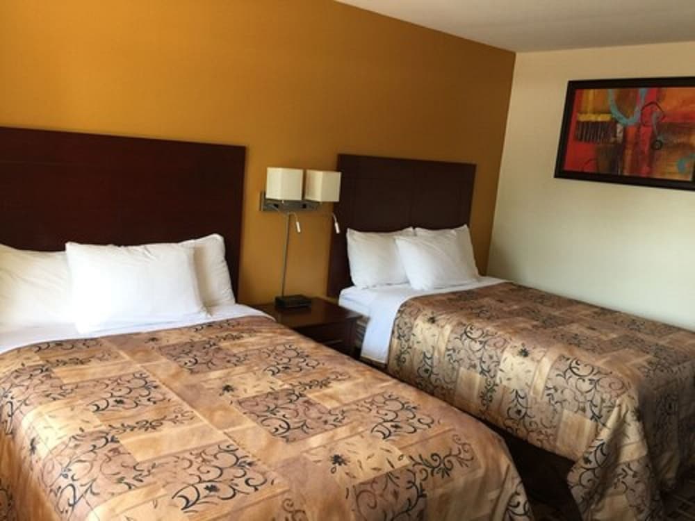 Deluxe Room, 2 Double Beds, Refrigerator & Microwave, Lake View photo 1