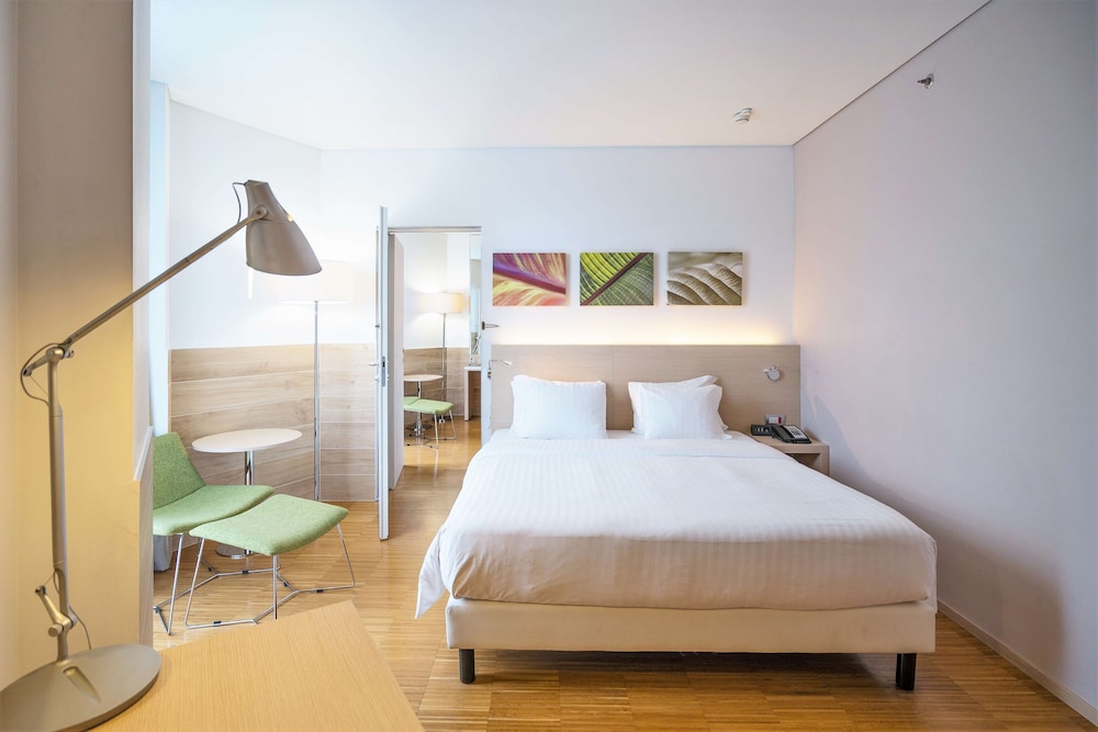 Family Room, 1 King Bed (Connecting Rooms)