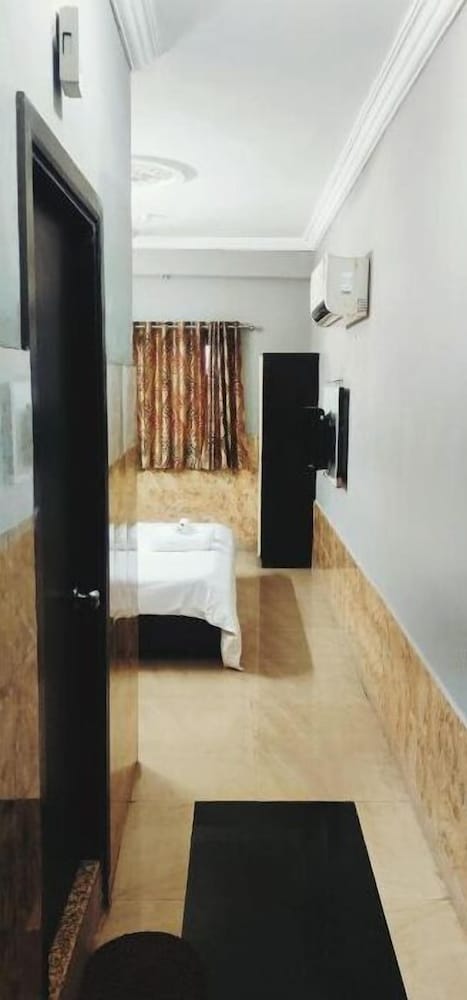 Deluxe Room - Photo 3